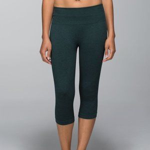 lululemon Ebb & Flow Crop - Fuel Green